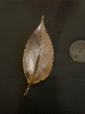 Gold Leaf Brooch Pin